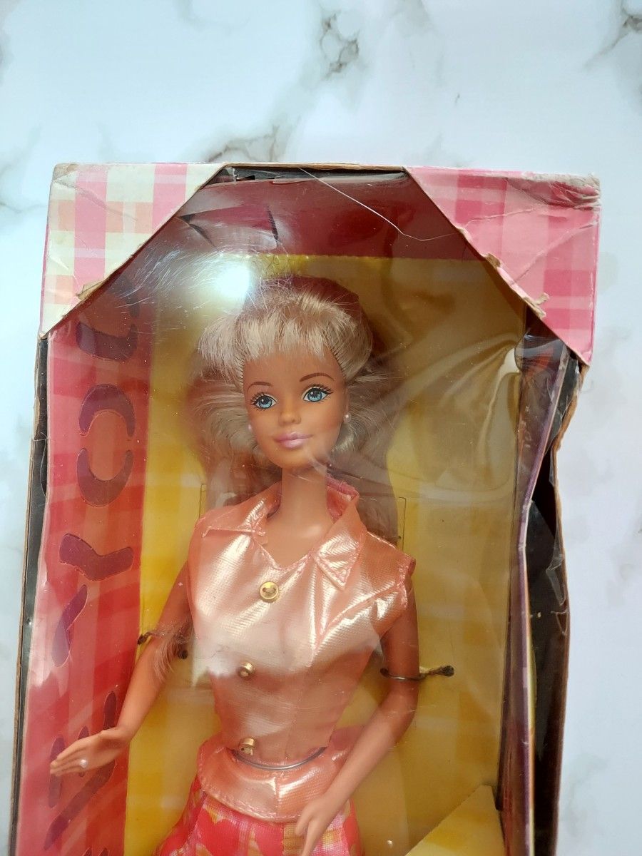 バービー　Make A Valentine　Barbie　箱入り