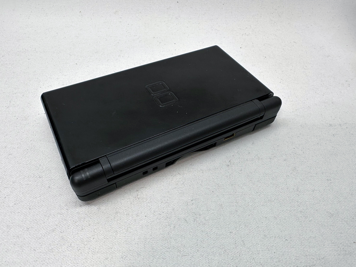 Nintendo DS Lite 任天堂 ニンテンドーDS Lite USG-001 ジェットブラック 箱有り 収納ケース付 初期化済み 動作確認済みの画像4