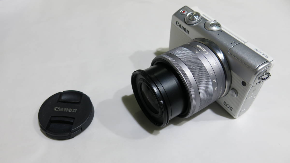 中古　Canon EOS M100　デジタル 一眼 ノンレフレックス AF AE カメラ　2018年購入品　キャノン　ミラーレス一眼　少し傷あり