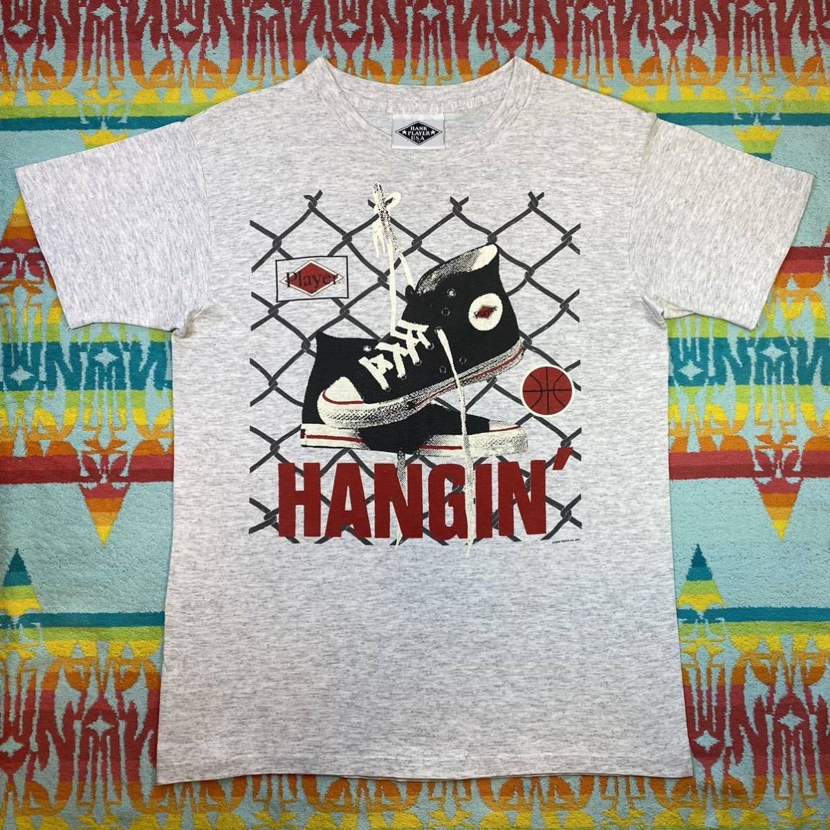 激レア入手困難90年製90sビンテージMADE in USA製HANK Player USA Basketball HANGIN'Shoesハンクプレイヤー シングルステッチ丸胴TシャツM_絵柄雰囲気印象抜群 Real American Vintage