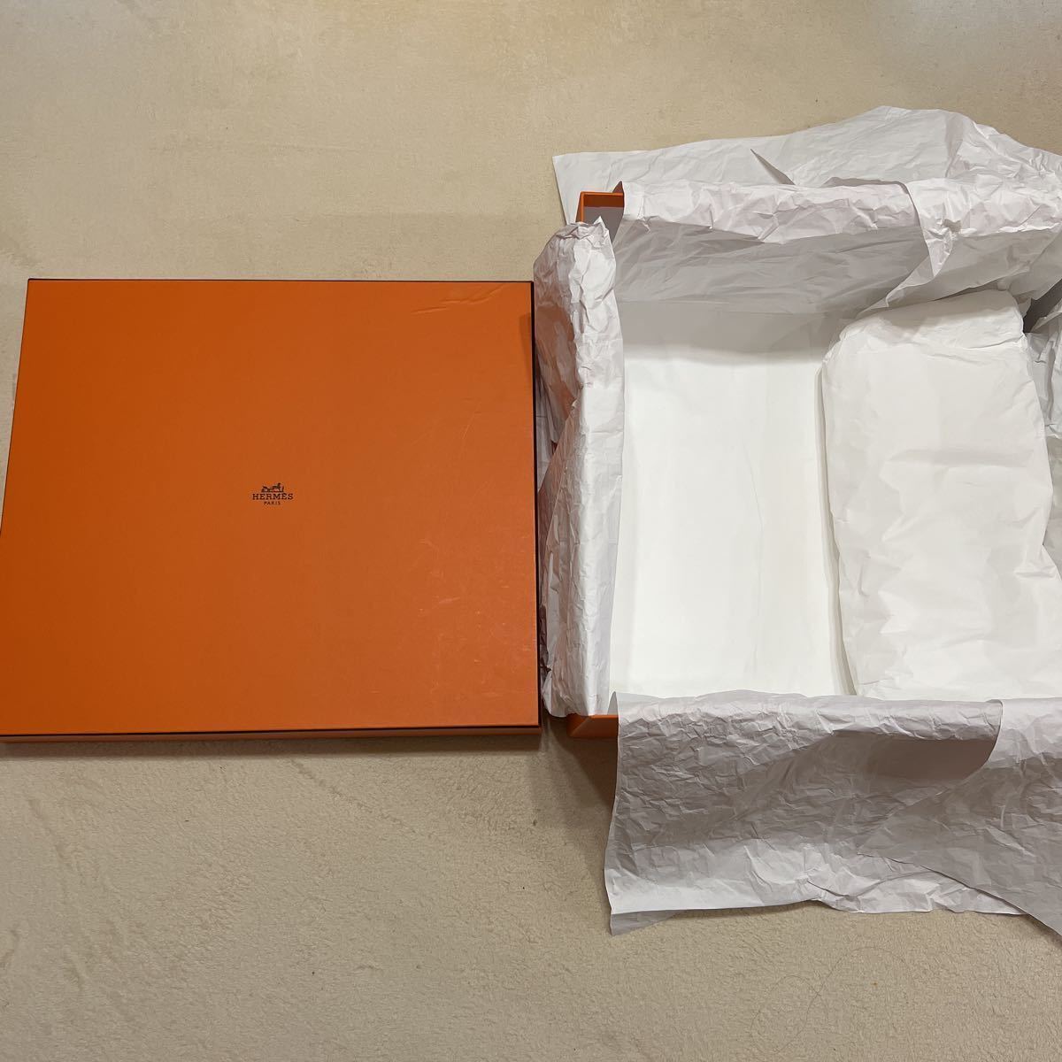 優れた品質 現行品 エルメス バーキン40 破れあり 空き箱 箱 化粧箱 バーキン 40 BOX HERMES 空箱 47×42×22 その他 優れた品質 現行品 エルメス バーキン40 破れあり 空き箱 箱 化粧箱 バーキン 40 BOX HERMES 空箱 47×42×22 その他