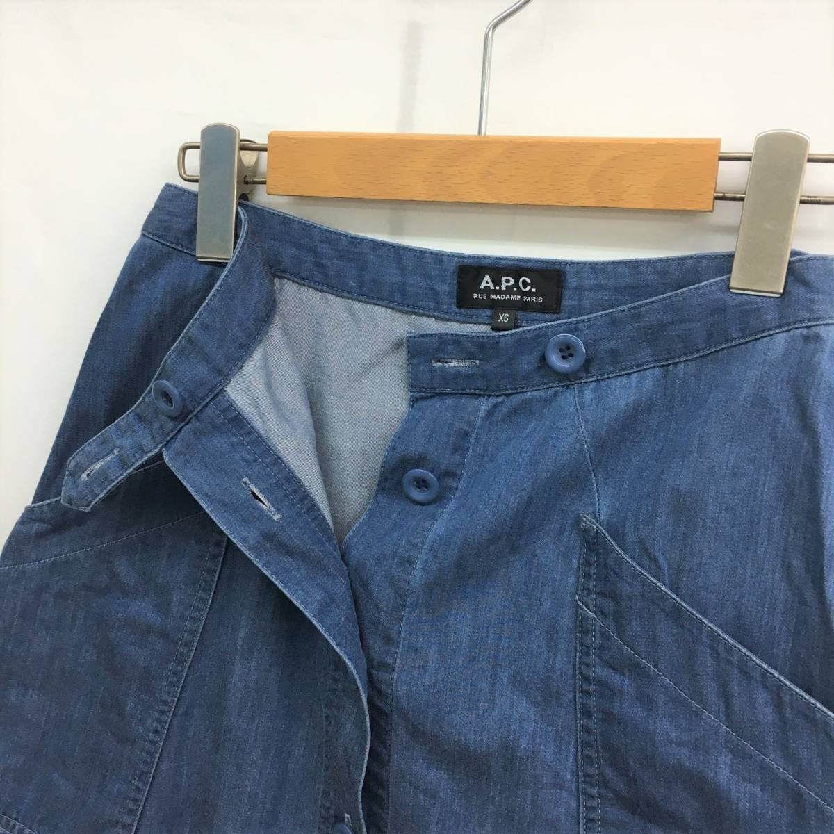 EZ3052●A.P.C. フロントボタン コットン スカート●XS●ブルー系 綿100％ レディース 台形 フレア スカート アーペーセー_画像2