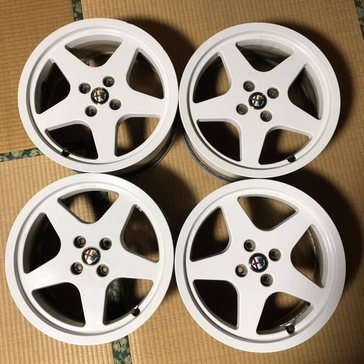 アルファロメオ 155 V6 リミテッドバージョン 純正アルミホイール白