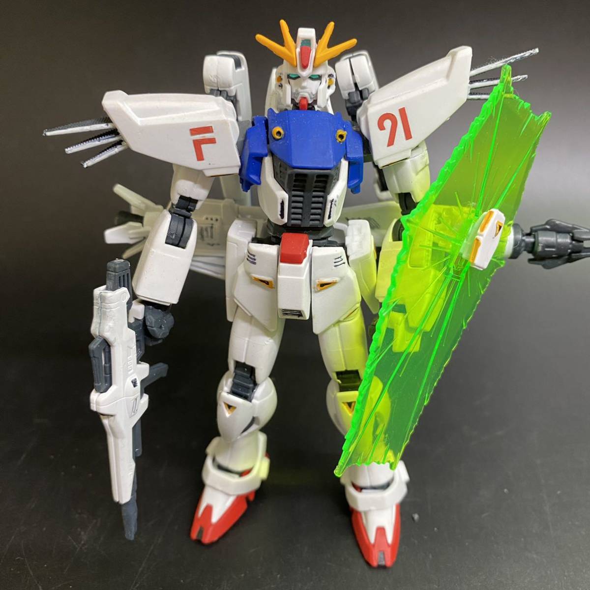 【塗装品】現状品 組立済み 1/144 F91 ガンダムF91 167 HG ガンプラ 完成品 当時物 箱付き プラモ ガンダム_画像2