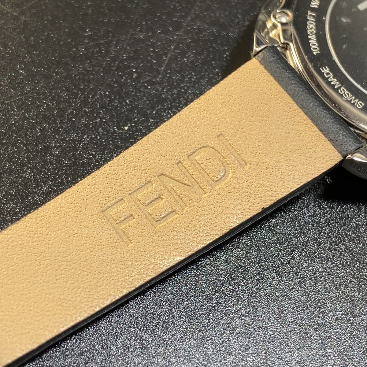 ★未使用 定価12万円★パール文字盤 FENDI 女性用腕時計WW1946