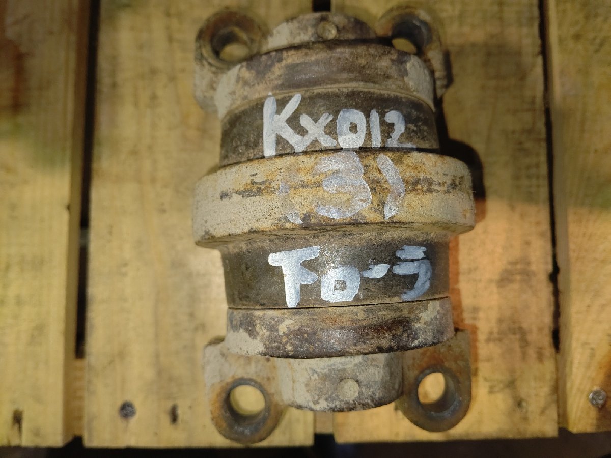 クボタ　KX012　ミニ油圧ショベル　下部ローラー（3）_画像1