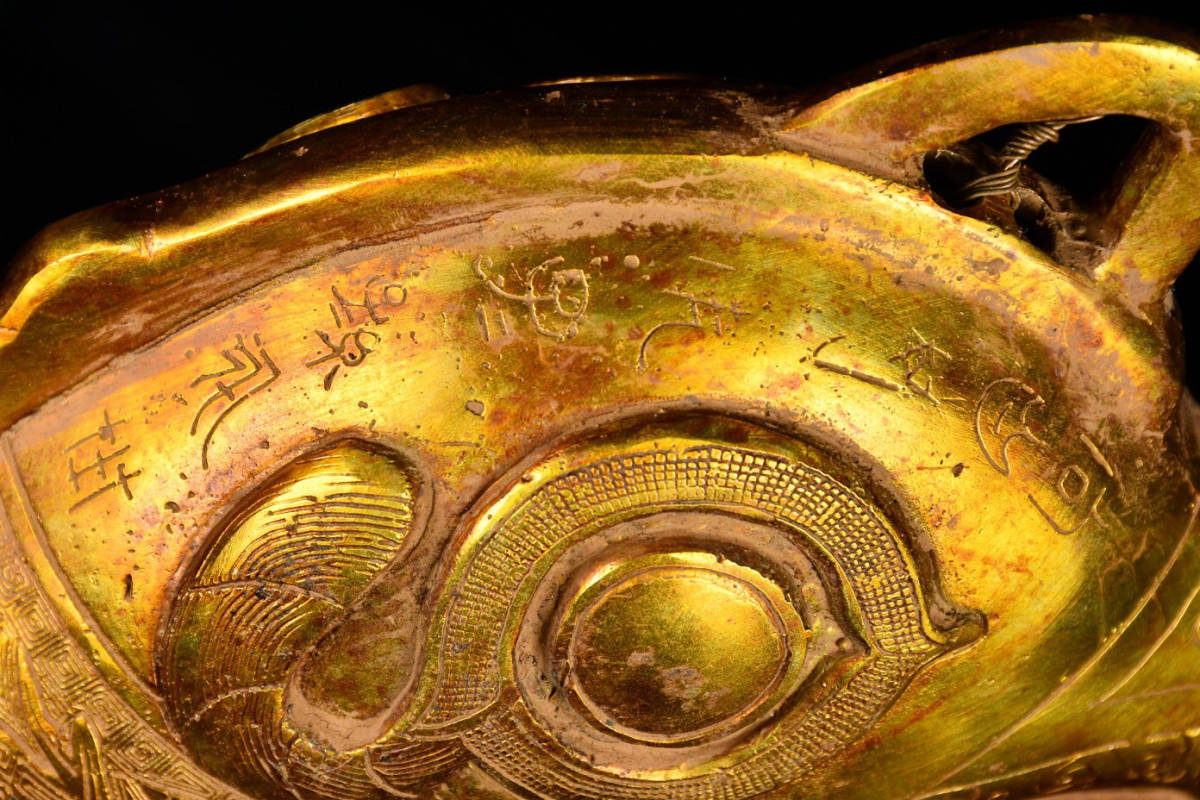 ▽鴻▽戦 青銅製 塗金鷹鐘 置物 古賞物 中国古玩 中国古美術