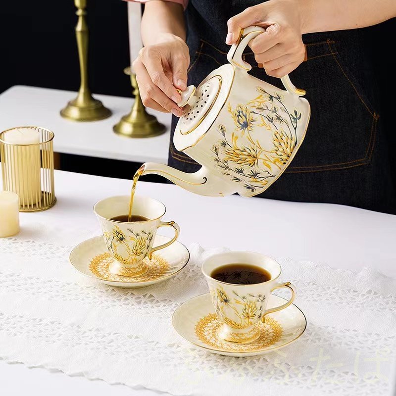 宮廷風コーヒーカップ 洋食器　茶器 ティーカップ＆プレート＆ティーポット インテリア お祝い プレゼント
