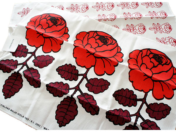 【新品】ティータオル 赤 キッチンタオル マリメッコ ヴィヒキルース marimekko Maalaisruusu Vihkiruusu teetowel マグ ファブリック 生地_画像2