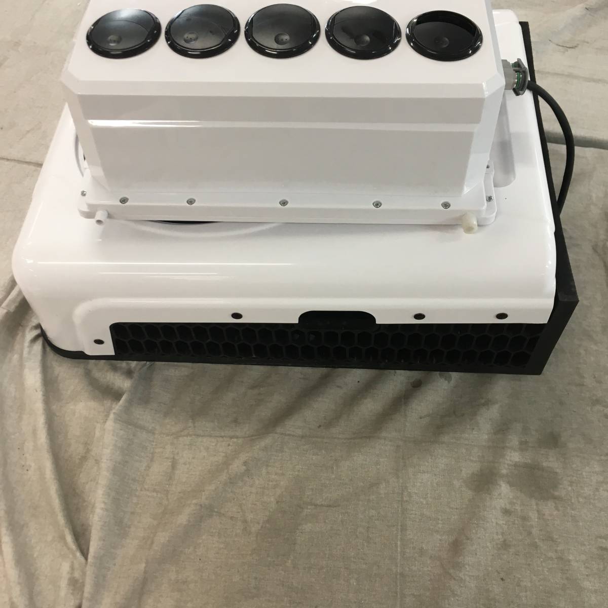 現状品 NEKPOKKA 12V電動エアコンは、RV、ステーションワゴン、キャンピングカー、クルーズ船、MPV、バンなどでの使用に適しています。 6