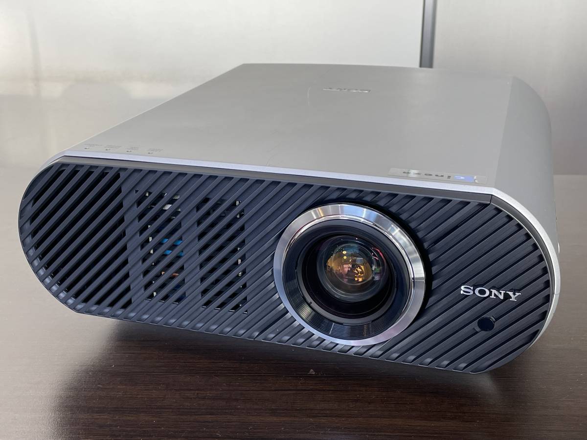 ★【ビデオプロジェクター 本体のみ】SONY(ソニー) 3LCD cineza(シネザ) VPL-HS50★通電確認済 ジャンク品_画像1