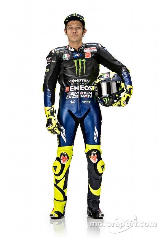 海外 高品質　送料込み　バレンティーノ・ロッシ VR46 MOTOGP レザーレーシングスーツ　サイズ各種　パンチング　レプリカ カスタムc_画像1