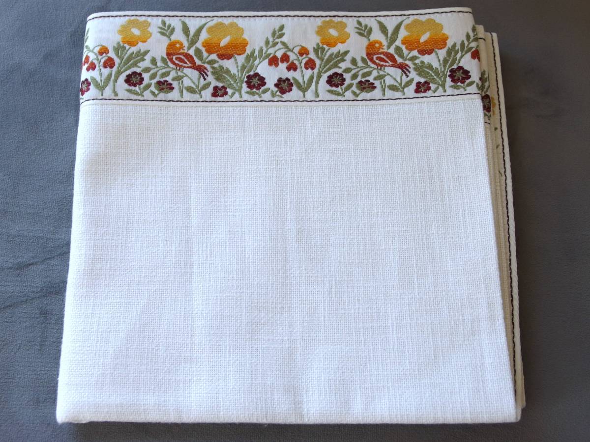  new goods! Austria made Vintage wonderful chiroru ribbon. tablecloth, table runner ( white,chiroru ribbon, tyrolean tape )