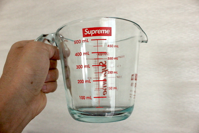 新品未使用 Supreme Pyrex 2-Cup Measuring Cup Clear_画像1