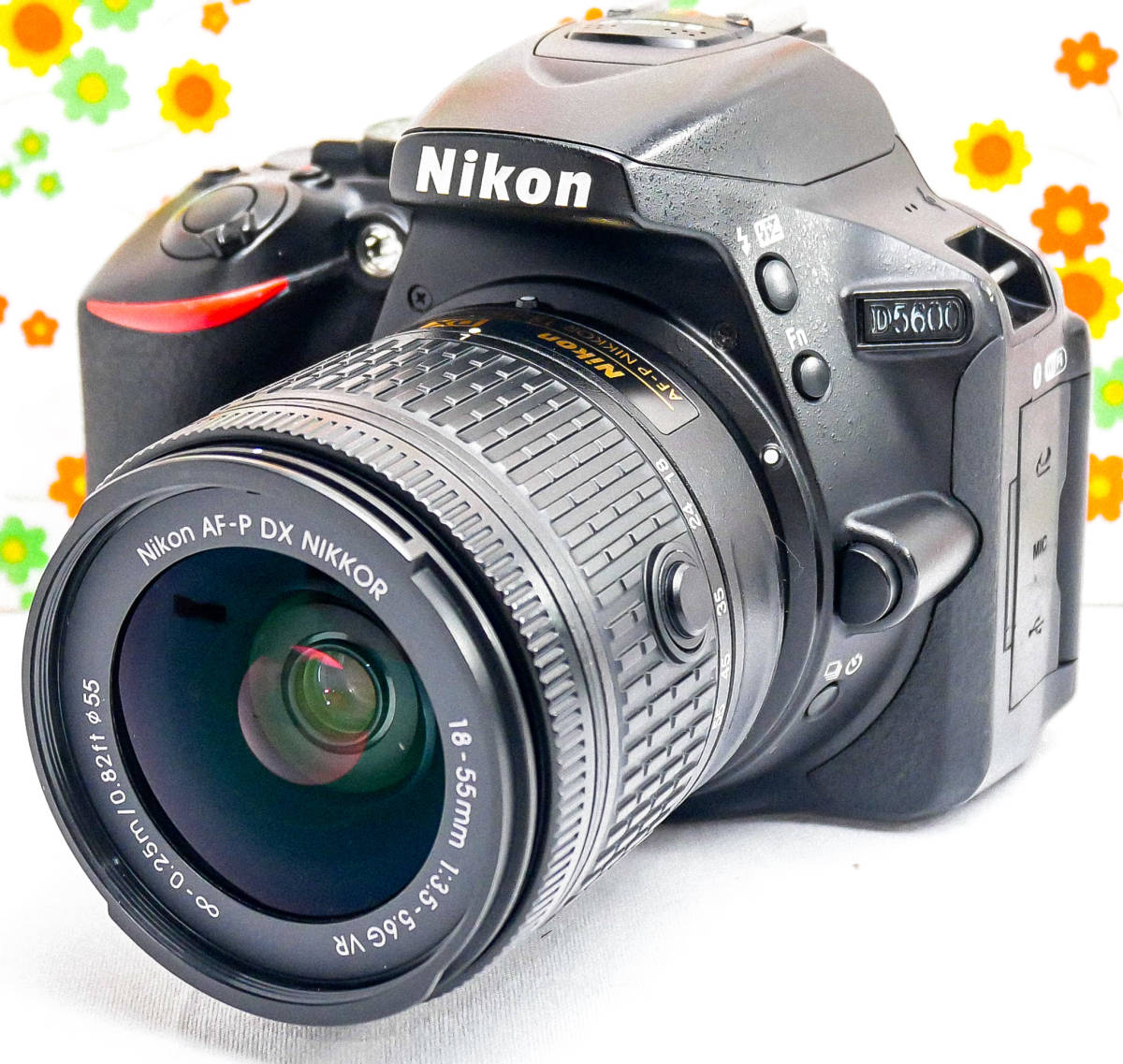 美品 ニコン Nikon D5600☆Wi-Fi&自撮り☆初心者おすすめ! | sayr.com.pk