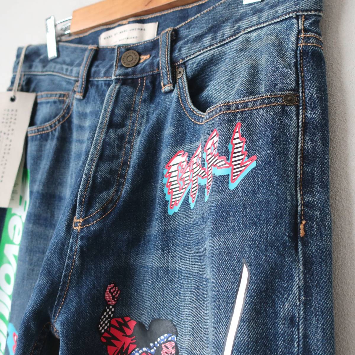 新品 未使用 MARC BY MARC JACOBS アートプリント デニム ジーンズ キャロット パンツ マークジェイコブス レディース W25 XS ~ Sサイズ