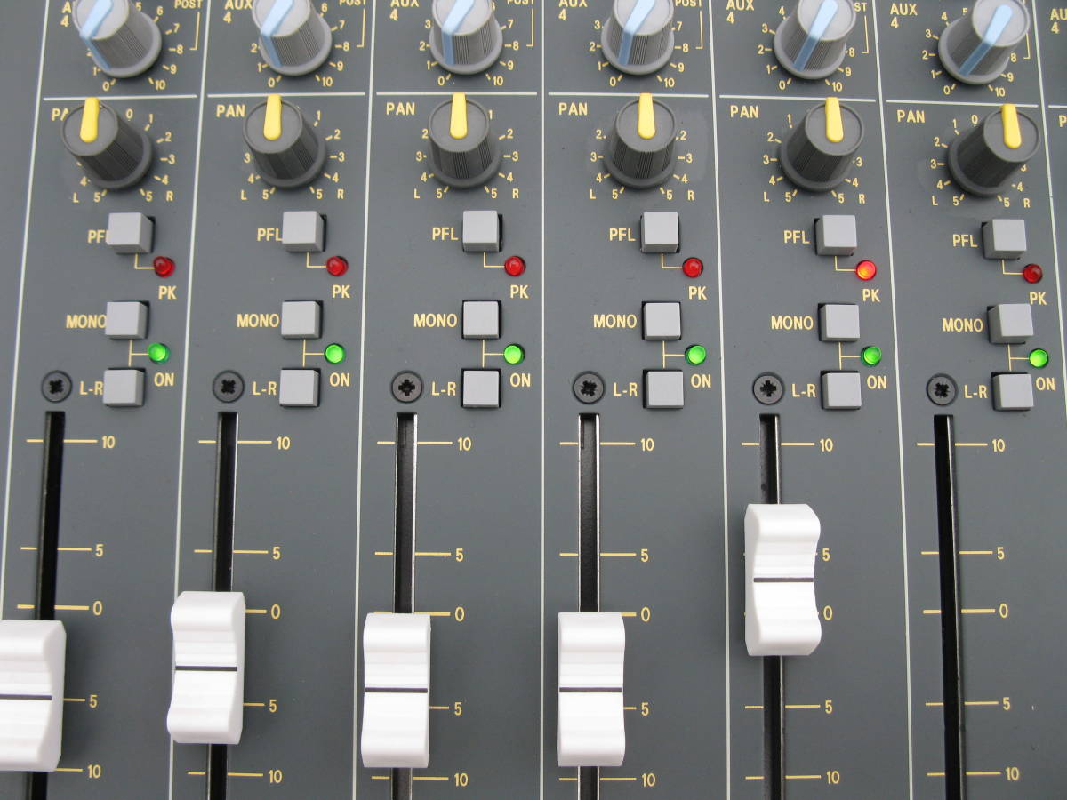 SOUNDCRAFT SPIRIT LIVE 8CH 数回使用 美品ケース付き | carlacanto.com