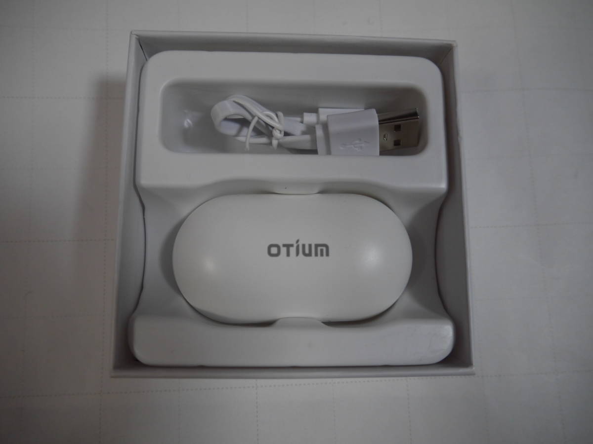 OTIUM　ワイアレスイヤフォン5.0　Bluetooth対応　ケース付　超美品！　WHITE_画像1