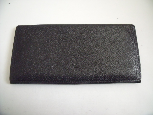 超美品 ◆ YSL ◆ イヴサンローラン ◆ 本革 レザー素材 ・ 2つ折り 長財布 札入れ ◆ 型押し ロゴ ◆ 黒 ブラック系 ◆ 送料無料_ブラック系 型押し レザー素材が 上品♪