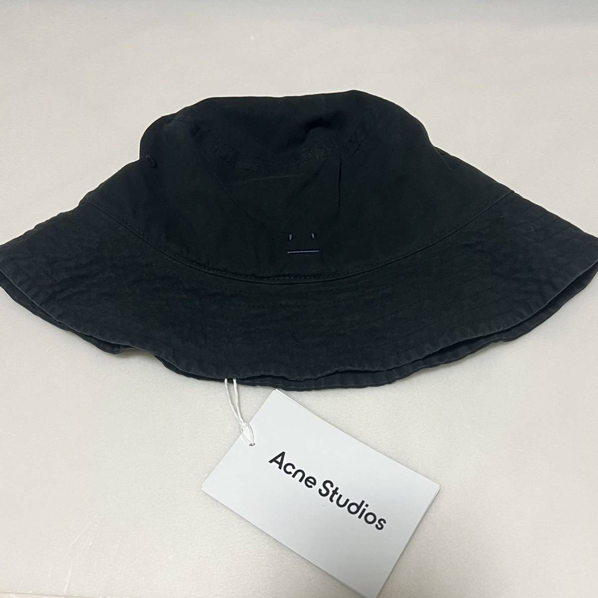 新品 Acne Studiosアクネ ストゥディオズ フェイスパッチ コットン バケットハット 帽子 ブラック ユニセックス_画像3