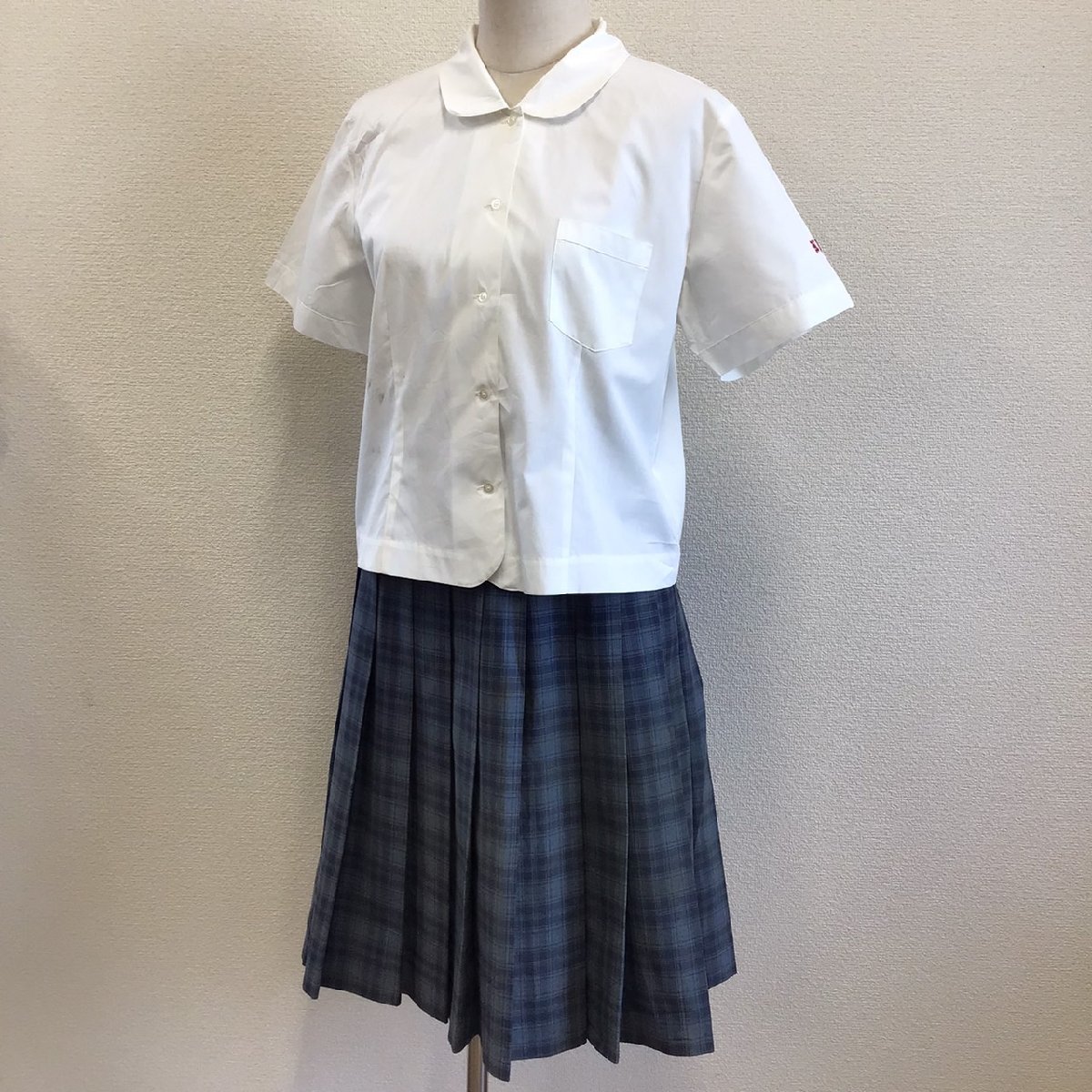 O867 (中古) 兵庫県 農業高校 (旧制服) スカート ブラウス 2点セット /希少/LL/W69/しもかわ/水色チェック柄/夏服/中学校/女子学生/学生服_画像1