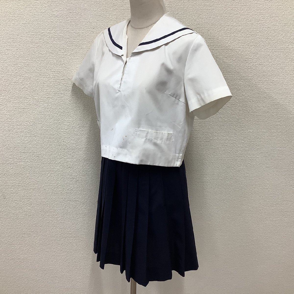 (Y)I335 (中古) 東北方面 セーラー服 上下セット /大きめ/15/W67/紺1本/セーラー/スカート/半袖/夏服/制服/学生服/女子学生/中学/高校_画像1