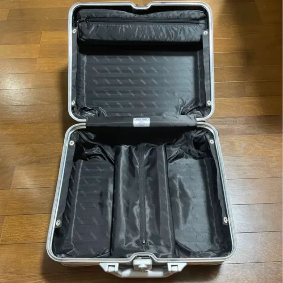 美品】RIMOWA リモワ トパーズ ビジネストロリー 4輪 26L|Yahoo