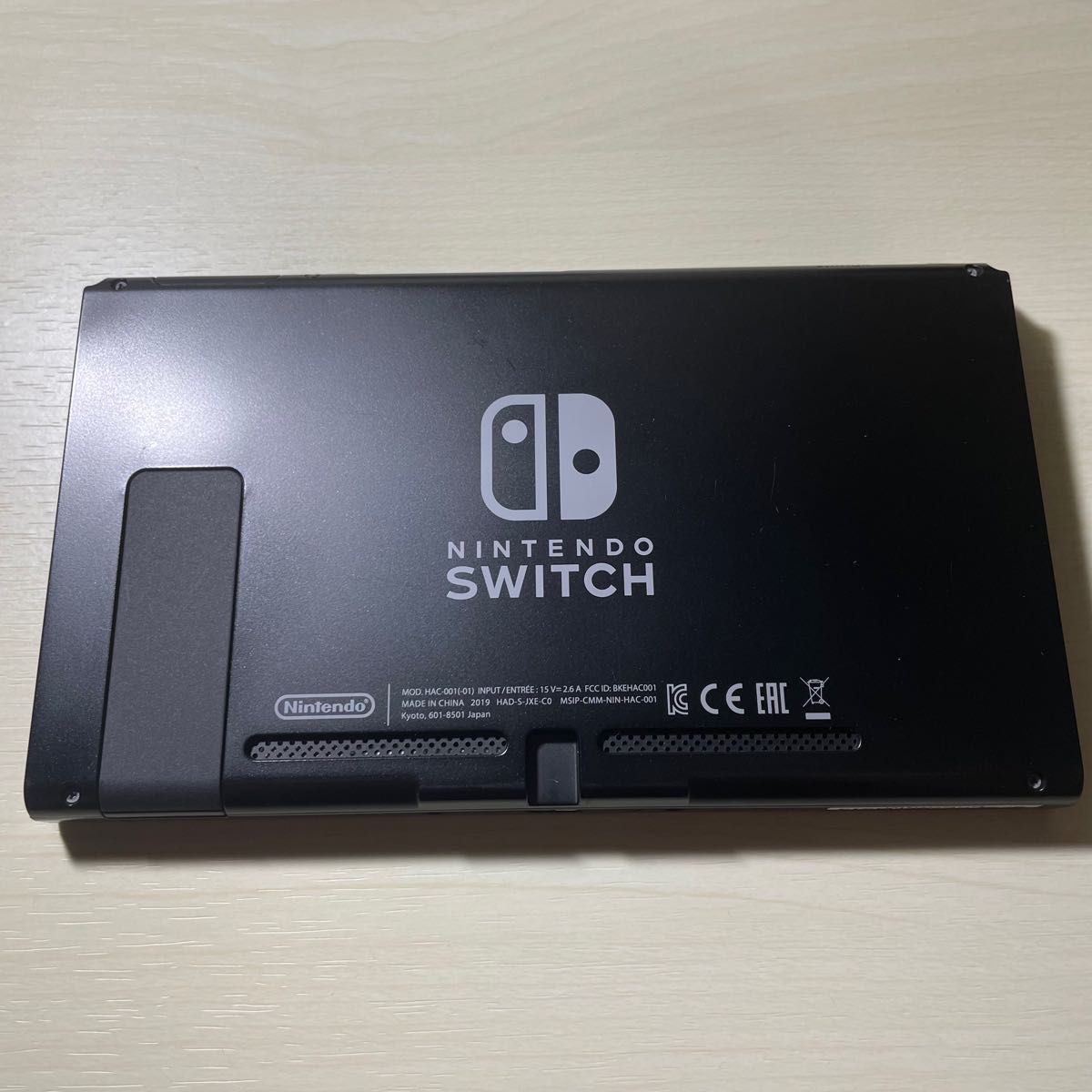美品】新型Nintendo Switch(バッテリー強化版/2019年8月発売モデル 