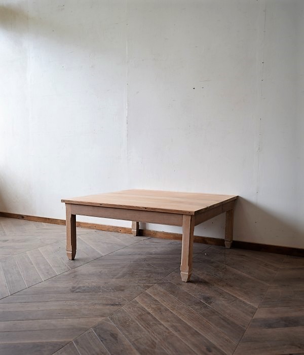 古いブナ材の四角いテーブル　アンティークアトリエ作業台食卓デスクテーブル店舗什器カフェ什器