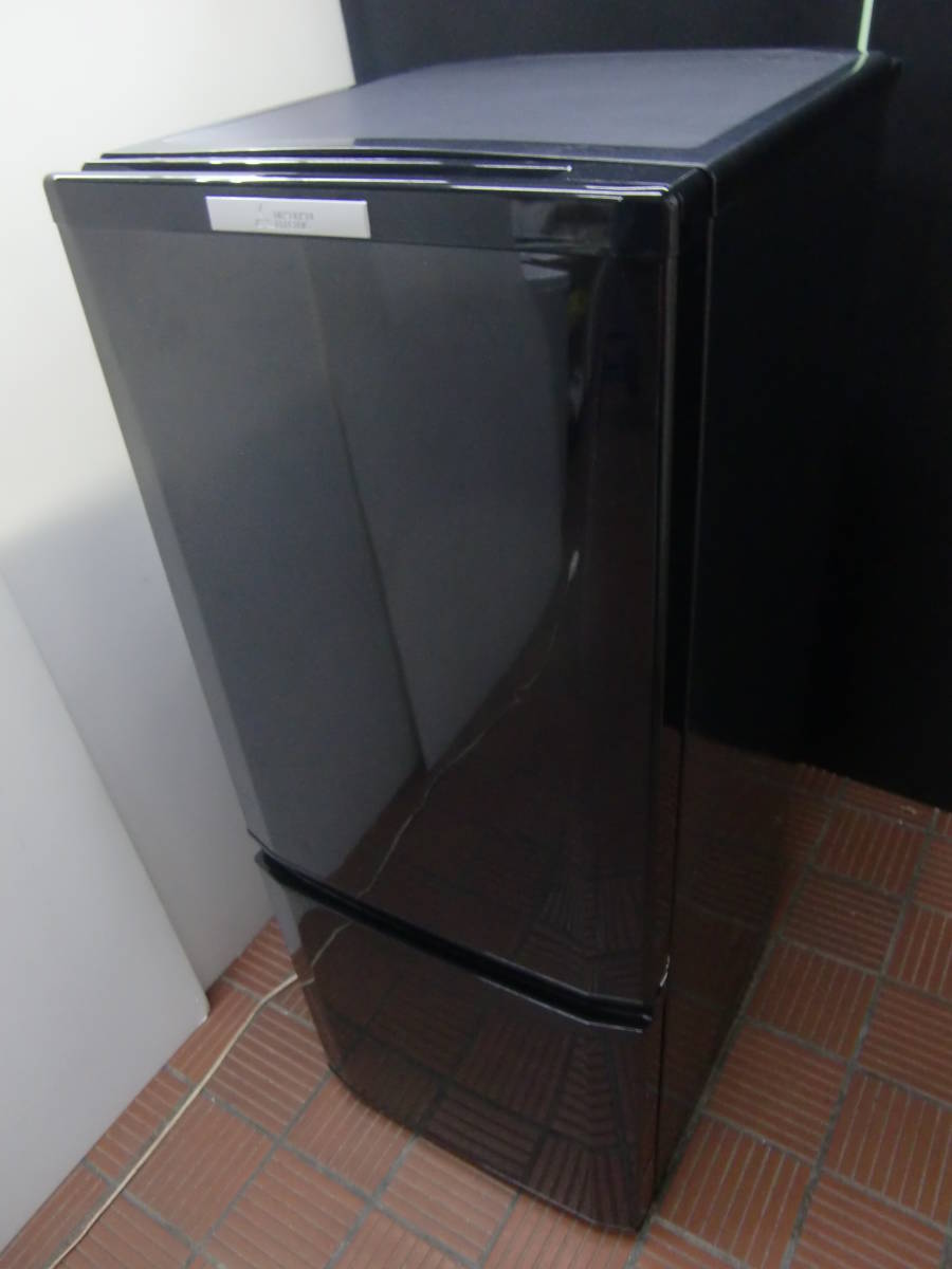 Refrigerator 146l Mitsubishi Mr P15y B 15 Year Made Black Used Small Size 2 Door Taking In Equipped 5773 Real Yahoo Auction Salling