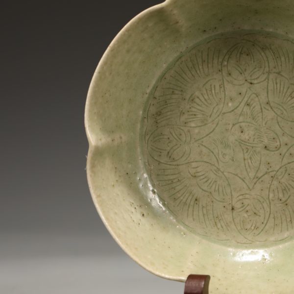 唐代越窯陶磁器秘色青瓷花口洗仁染付置物擺件古賞物古美術中国古玩