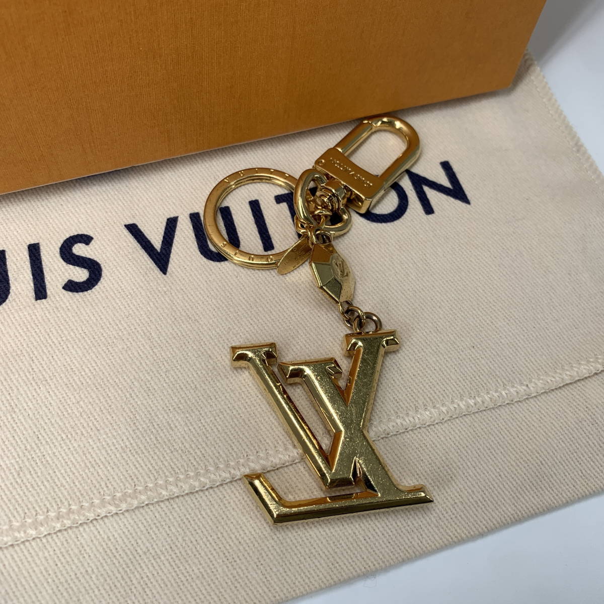 1 jpy [ ultimate beautiful goods ]LOUIS VUITTON Louis Vuitton M65216porutokreLVfa set LV accessory key holder charm logo design men's 