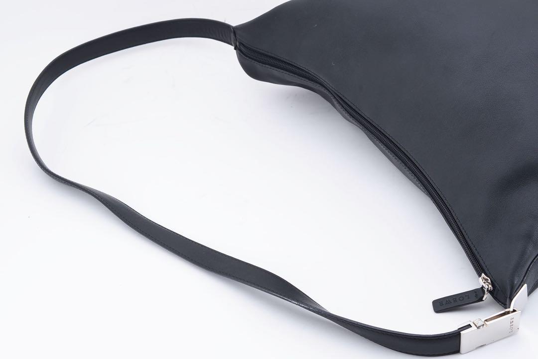 ロエベ LOEWE ショルダーバッグ メッセンジャー 斜め掛け 大容量 レザー-
