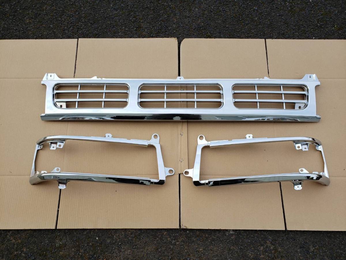 日野スーパードルフィン純正右側ステップカバー新品未使用品 日野スーパードルフィン純正右側ステップカバー新品未使用品