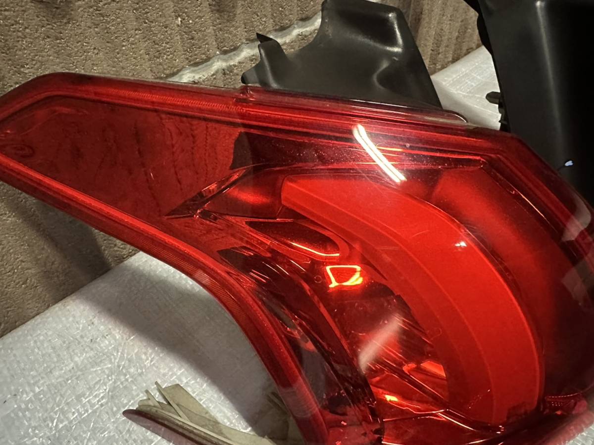  free shipping Peugeot 2008 A94 original LED tail lamp complete set used lighting OK superior article 