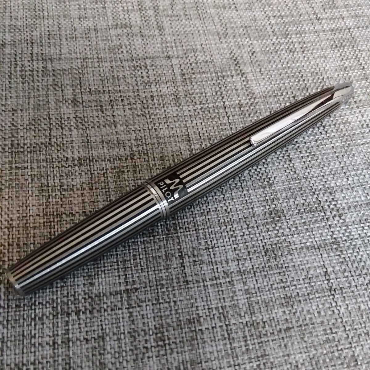 PILOT パイロット 万年筆 ミューストライプ シルバー カートリッジ式