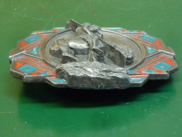 馬 民族 騎乗 原住民 槍 バックル ヴィンテージ ＳＩＳＫＩＹＯＵ 1988 ＵＳＡ ベルト 真鍮 ブラスの画像2