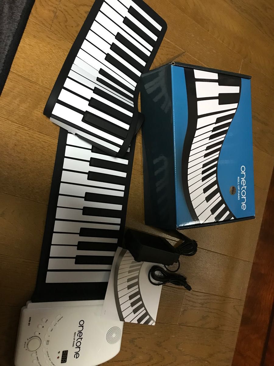 ONETONE ワントーン ロールピアノ 61鍵盤 スピーカー内蔵 充電池駆動 トランスポーズ機能搭載 MIDI対応｜PayPayフリマ