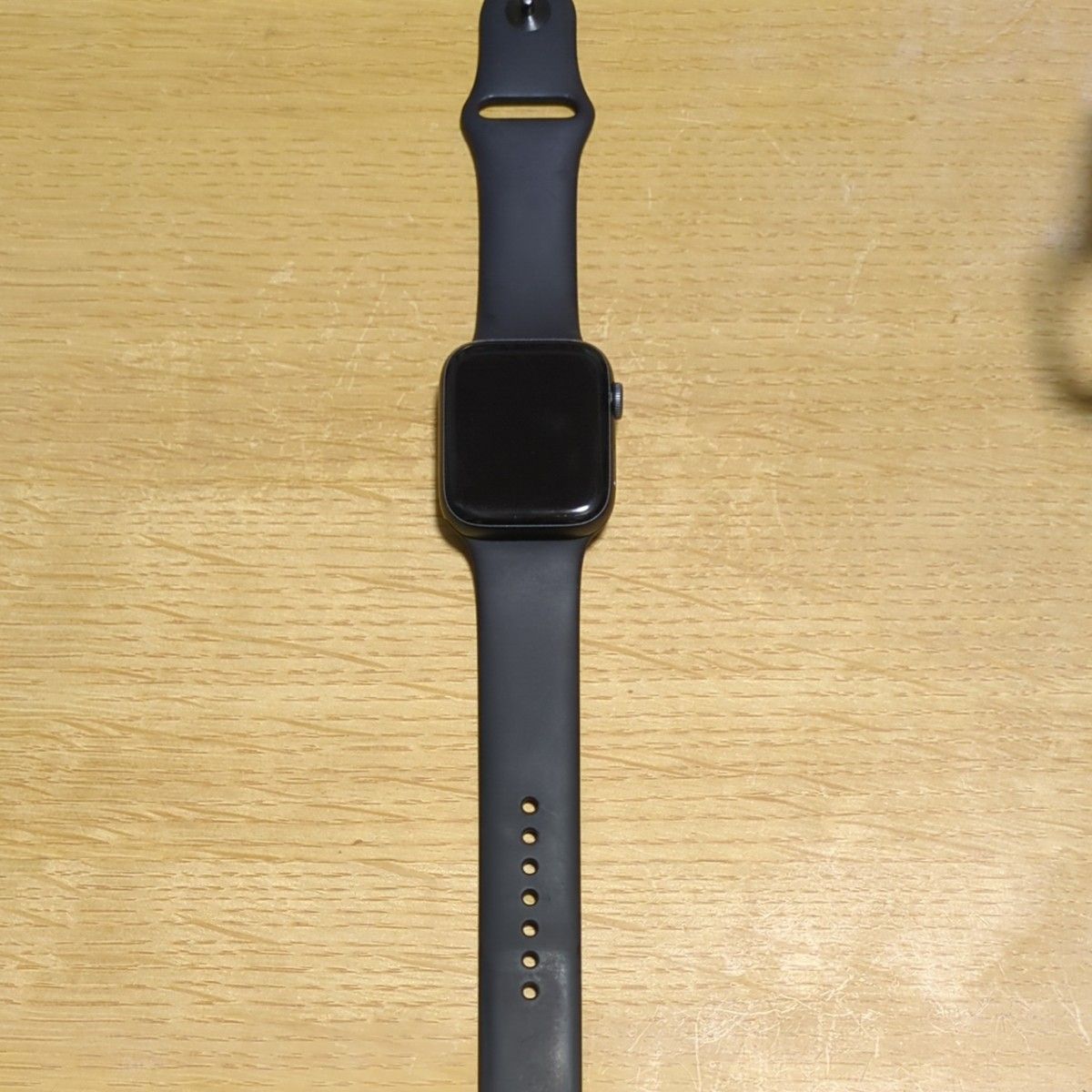 Apple Watch Series 4 GPSモデル 44mm スペースグレイアルミニウムケースとブラックスポーツバンド