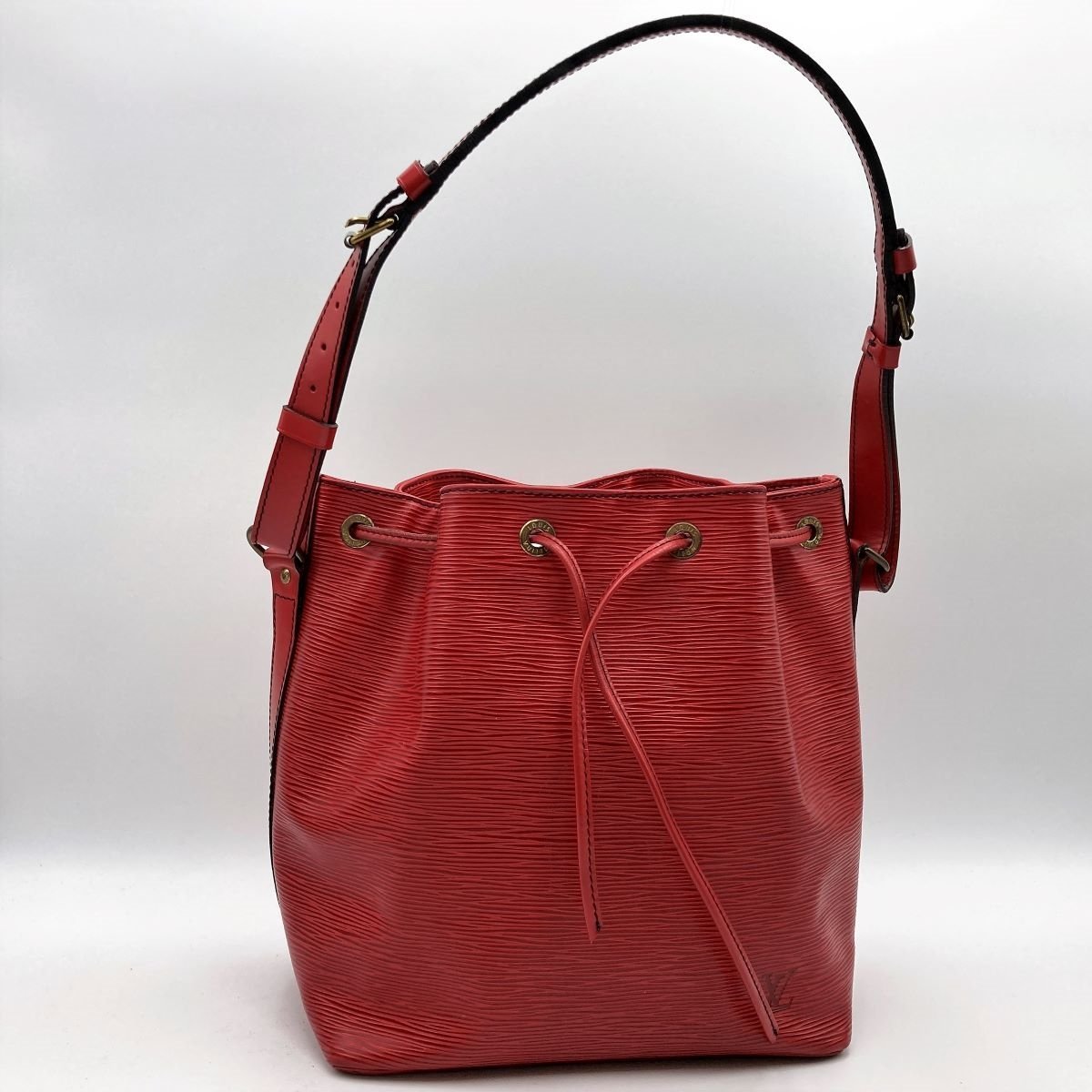 LOUIS VUITTON ルイ・ヴィトン プチノエ S4840 エピ ショルダーバッグ