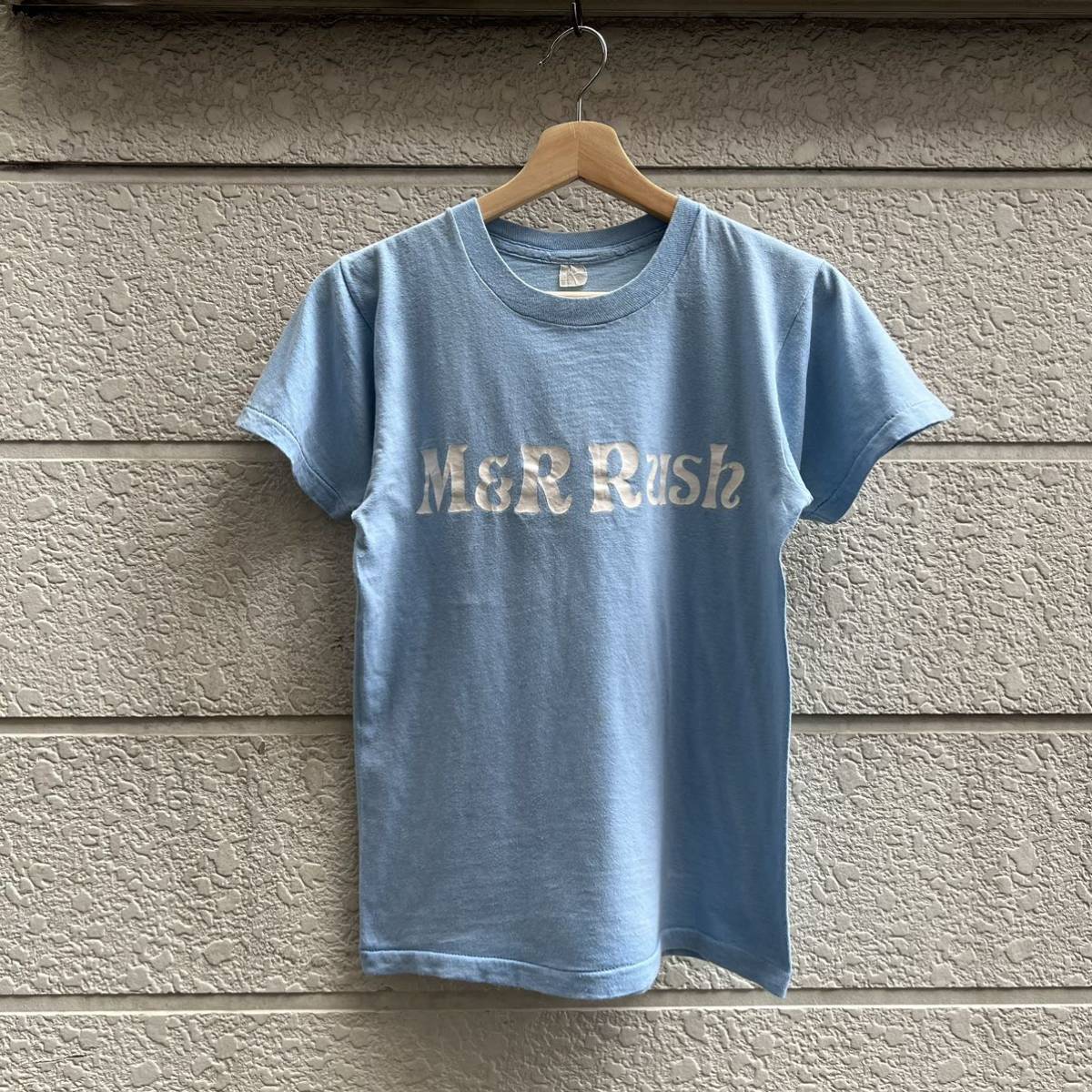 70s 80s USA古着 半袖Tシャツ プリントTシャツ 水色 ライトブルー サックスブルー 英字 ロゴ アメリカ古着 vintage ヴィンテージ Sサイズ_画像2