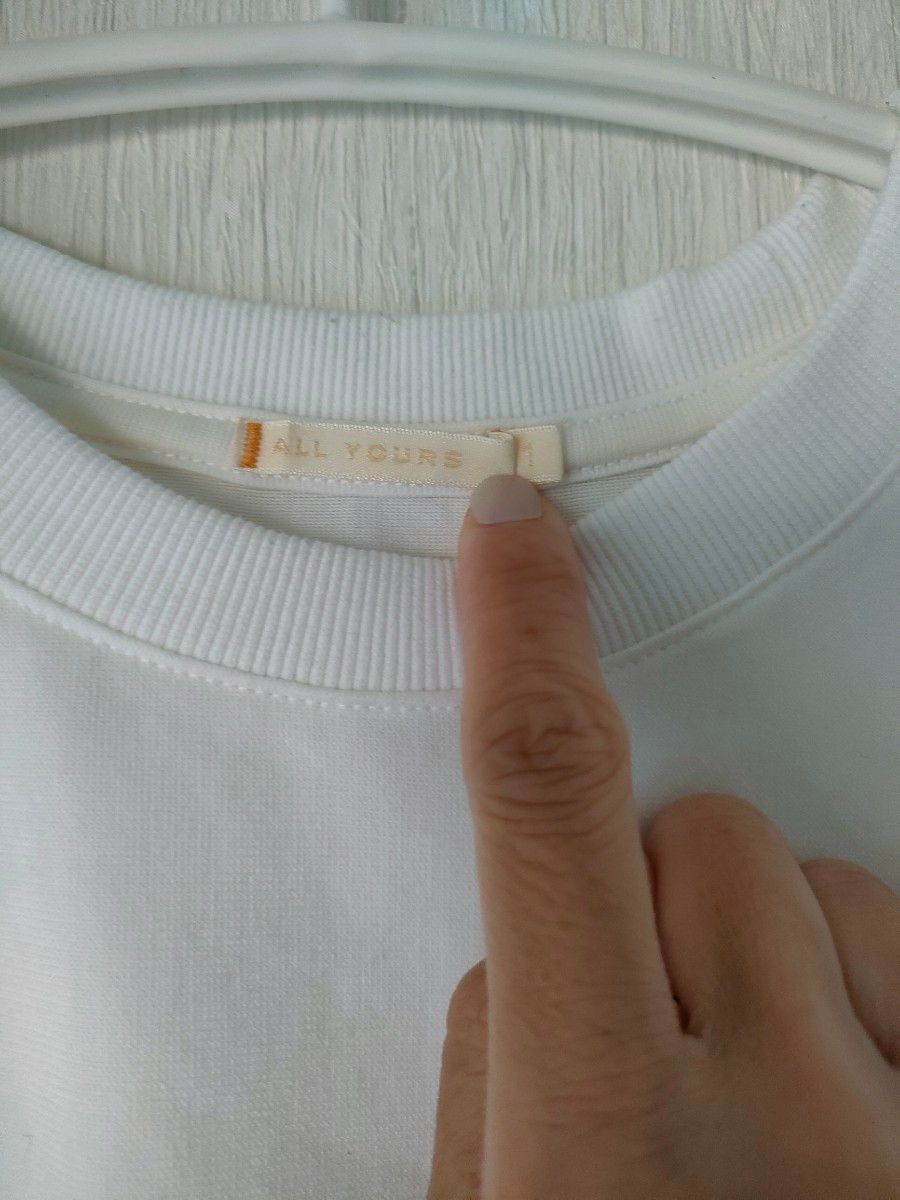 オールユアーズ　キタキテ　着たくないのに毎日着てしまう　Tシャツ　ALL  YOURS ホワイト　サイズ1 　Sサイズ 完売商品