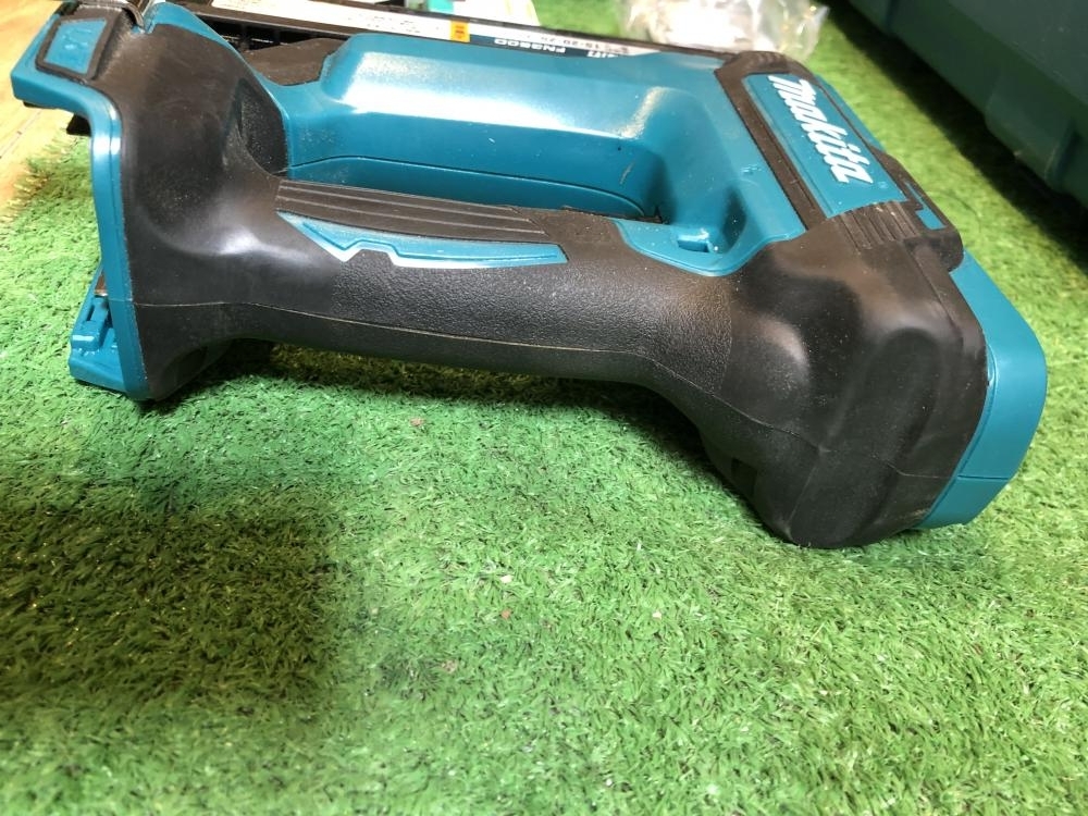 001♪おすすめ商品♪マキタ makita 充電式面木釘打機 FN350DRG