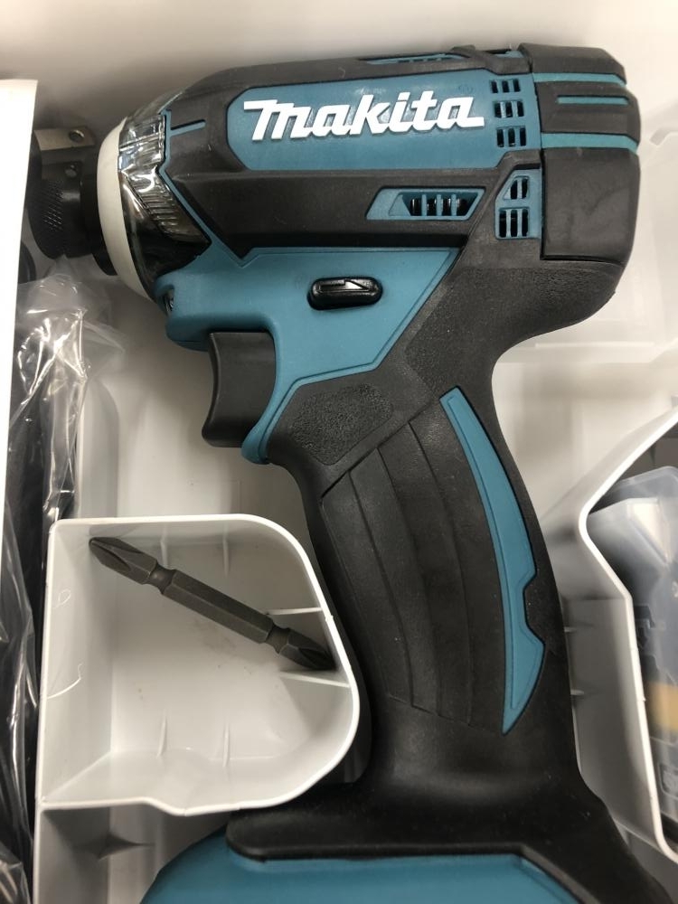 005▽未使用品・即決価格▽マキタ 充電式インパクトドライバ TD138DRFX
