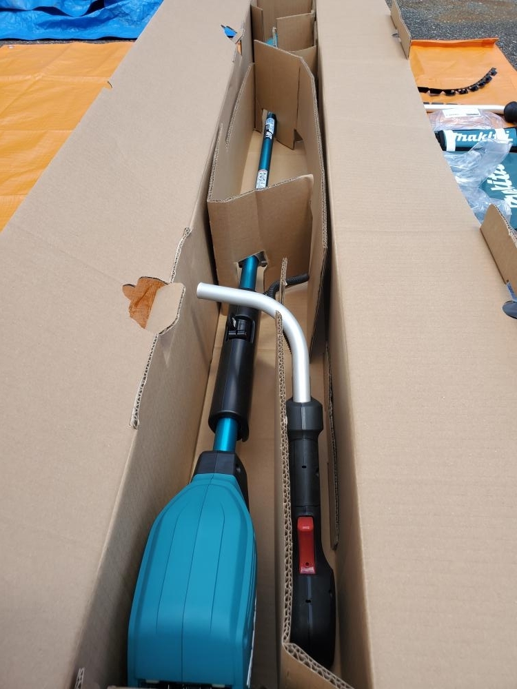 013♪未使用品・店頭引取限定商品♪マキタmakita 40Vmax 充電式草刈機