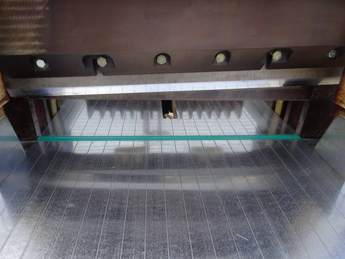 柳田機械製作所 KS-4型 T.Y式高速度断裁機 裁断機 柳田機械製作所 KS-4型 T.Y式高速度断裁機 裁断機