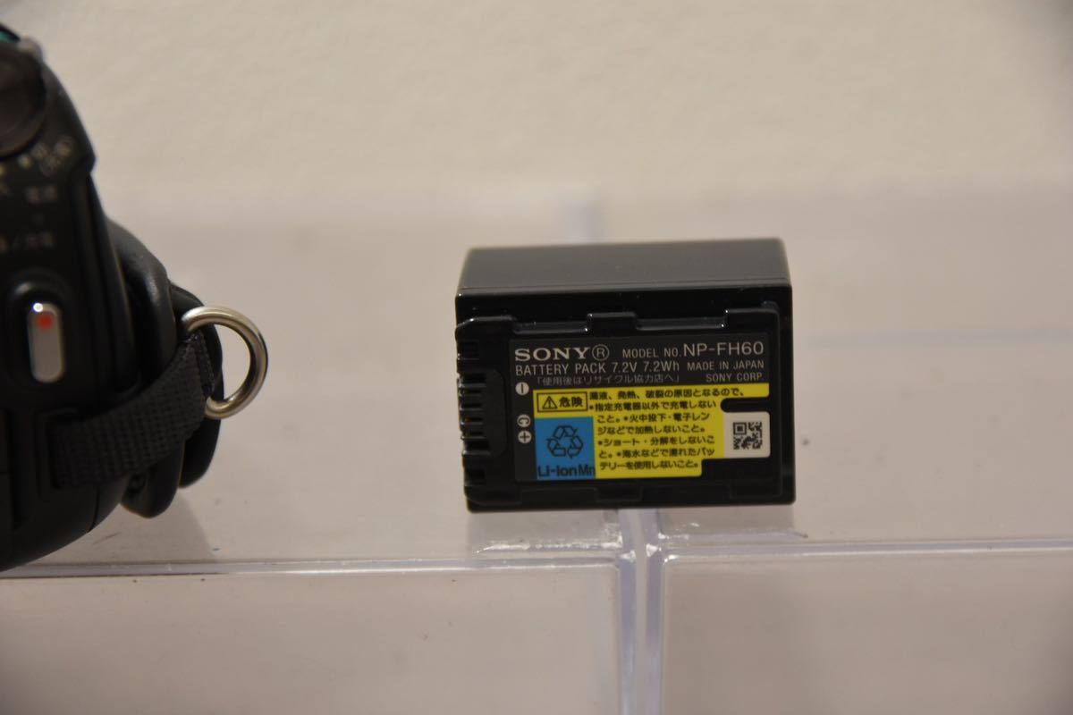  цифровая видео камера SONY Sony Handycam HDR-SR8 X46