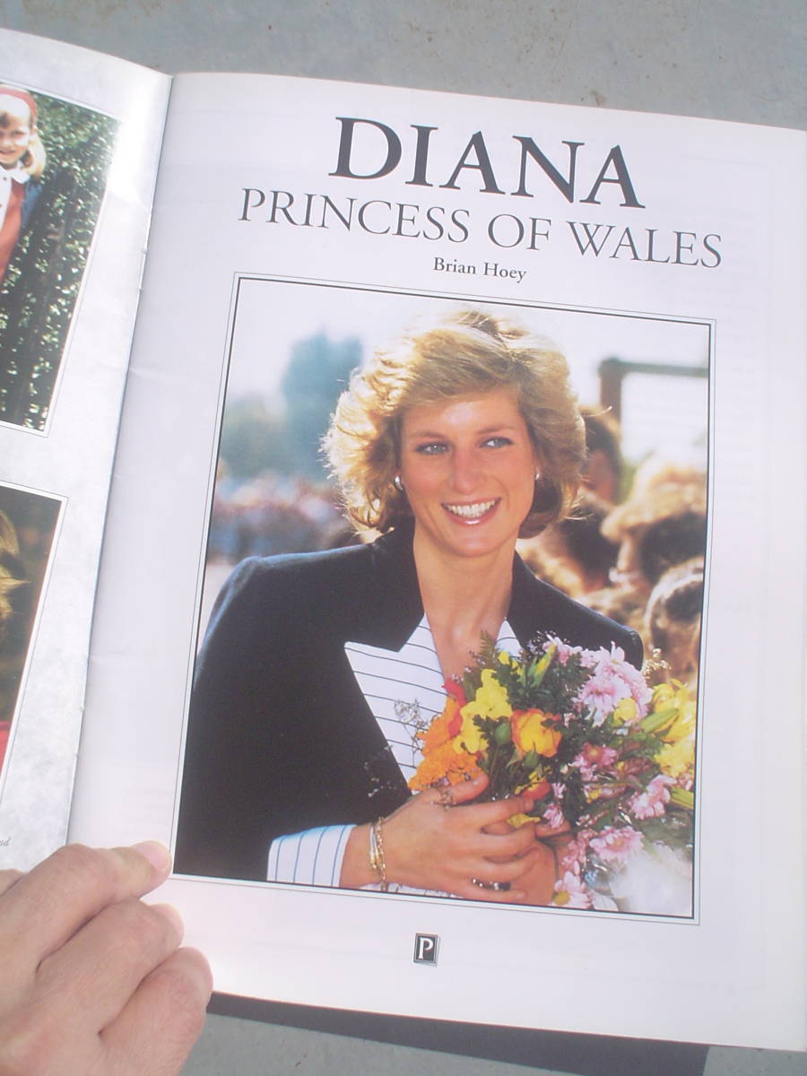 the princess of wales diana ダイアナ妃 メモリアルブック 英語版 写真集の画像2