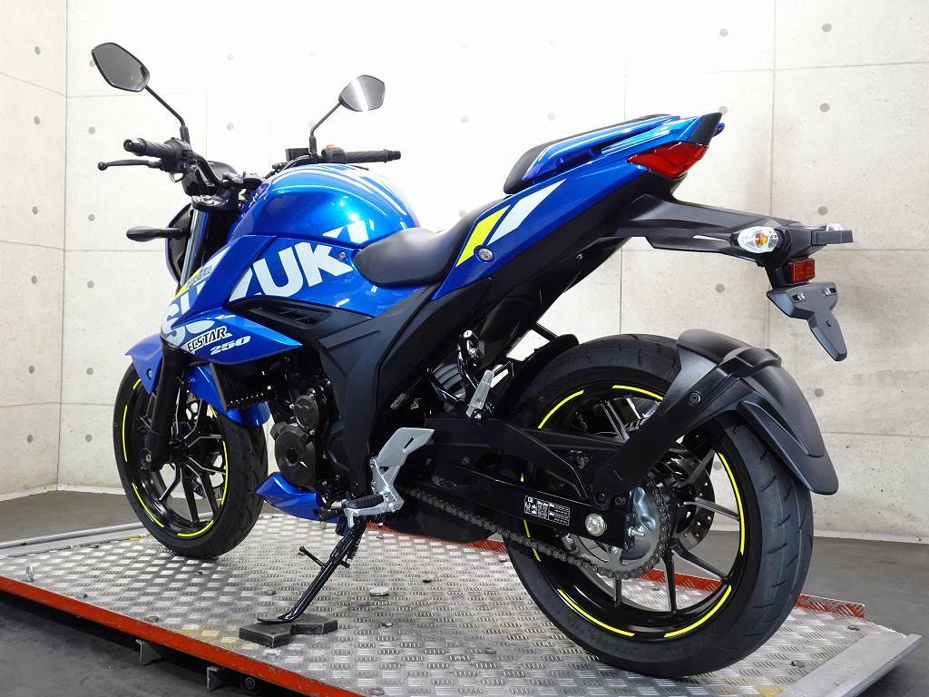 【43713】GIXXER250　ED22B　走行距離77ｋｍ　ヘルメットホルダー　【乗り出し価格】【動画あり】_画像4