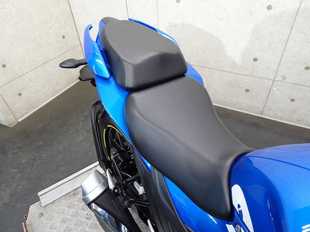 【43713】GIXXER250　ED22B　走行距離77ｋｍ　ヘルメットホルダー　【乗り出し価格】【動画あり】_画像8